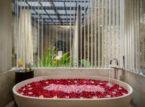 Villa Karang Kembar 3, Masters Bathtub